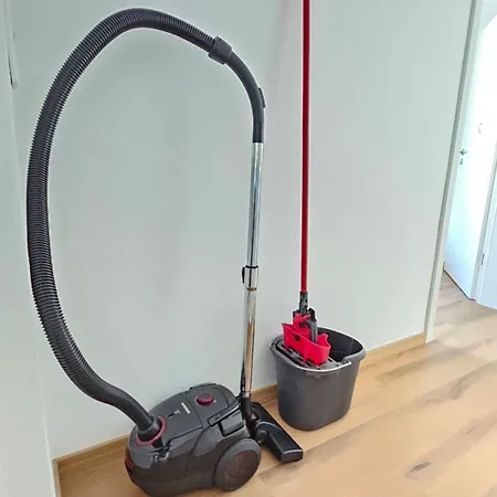 4 Rooms, Wifi, Free Parking, Fully Equipped Apartment *